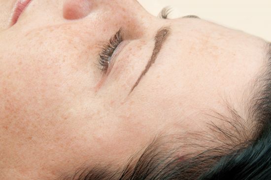 augenbrauen-entstehen-aufgezeichnet-permanent-make-up