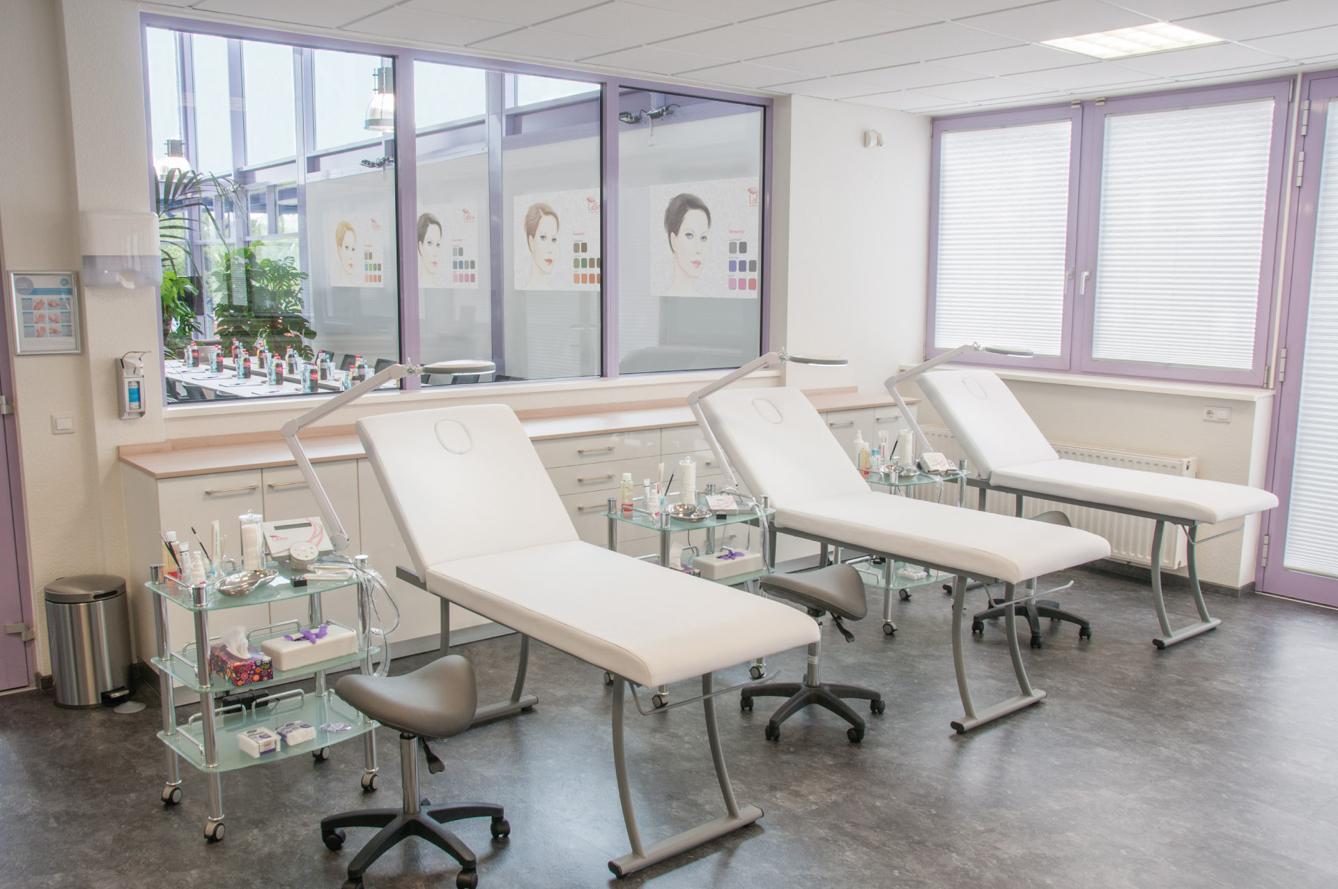 permanent-make-up-schulung-Praxisraum